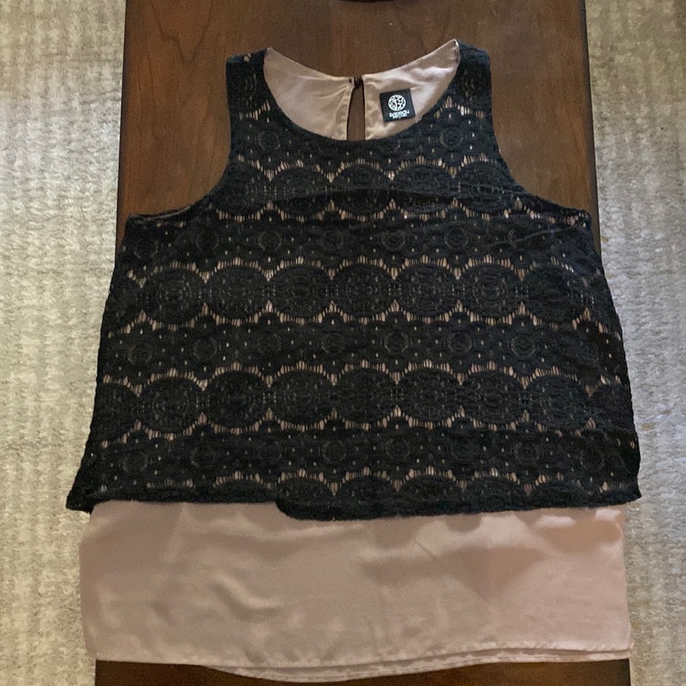 Bobeau Two Tier, Two Tone Top